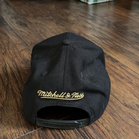 Toronto Raptors Mitchell and Ness Harwood Classics Snapback hat - Picture 3 of 3